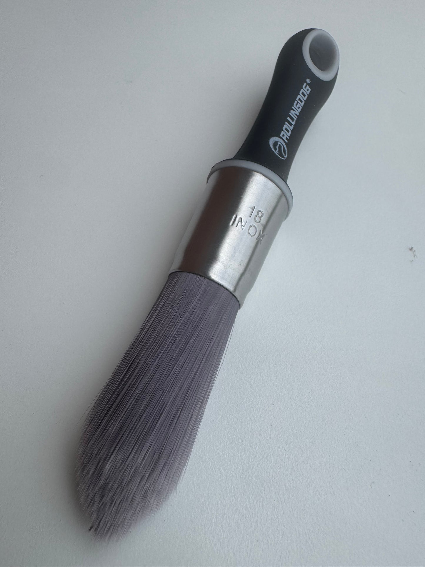 Detail paint brush tapered end