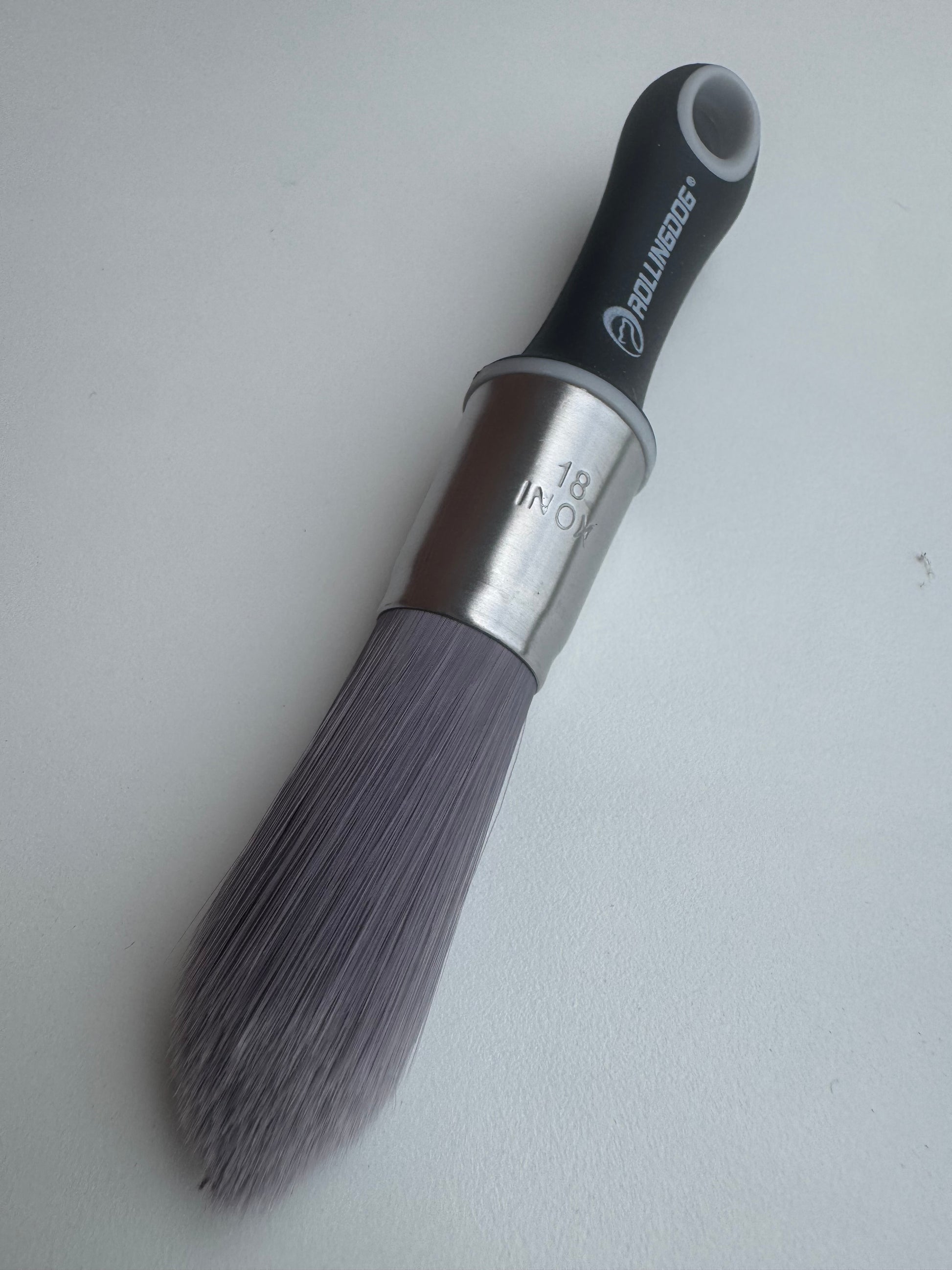 Detail paint brush tapered end
